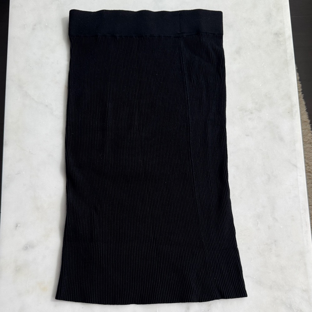 Club Monaco Black Ribbed Knit Skirt Size S Stretch Minimal Classic